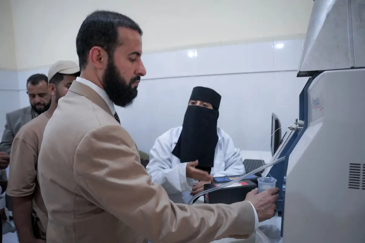 محافظ أبين يتفقد محطة أبحاث الكود ويشيد بدورها الر...