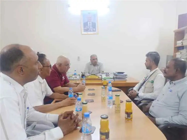 مؤسسة المياه بوادي حضرموت تناقش احتياجاتها مع جمعي...