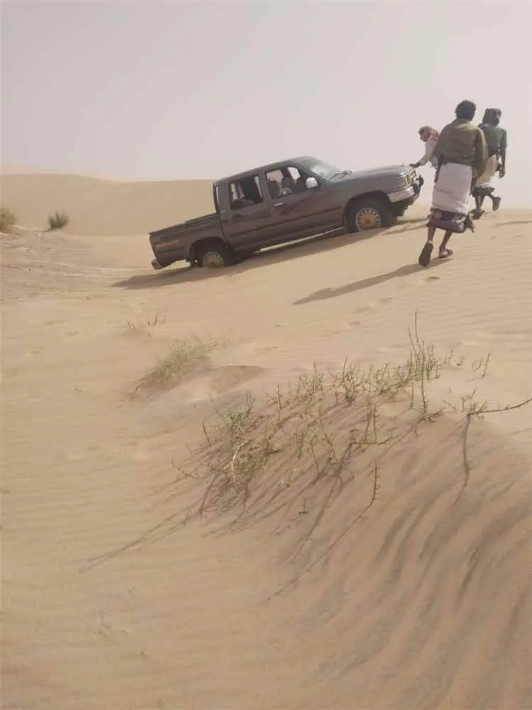 الرياح الموسمية تعزل منطقة الحامية برضوم والكثبان...