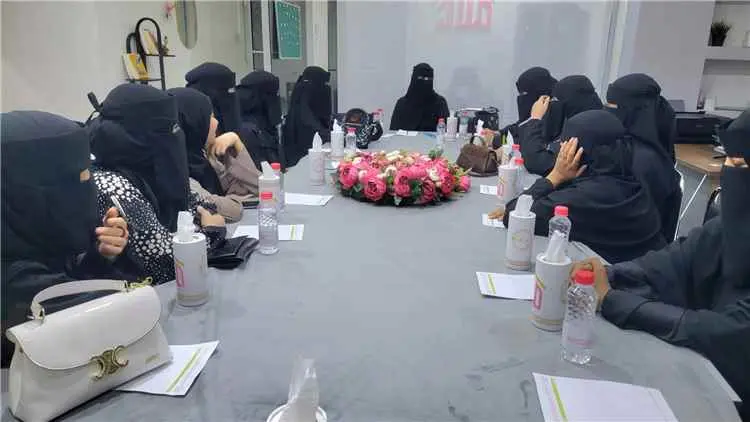 ملاذ الإنسانية تجمع رائدات الفن التشكيلي في عدن لإ...