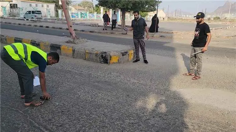 "الداؤودي" يوجه بحصر كافة الطرق الرئيسية المتهالكة...