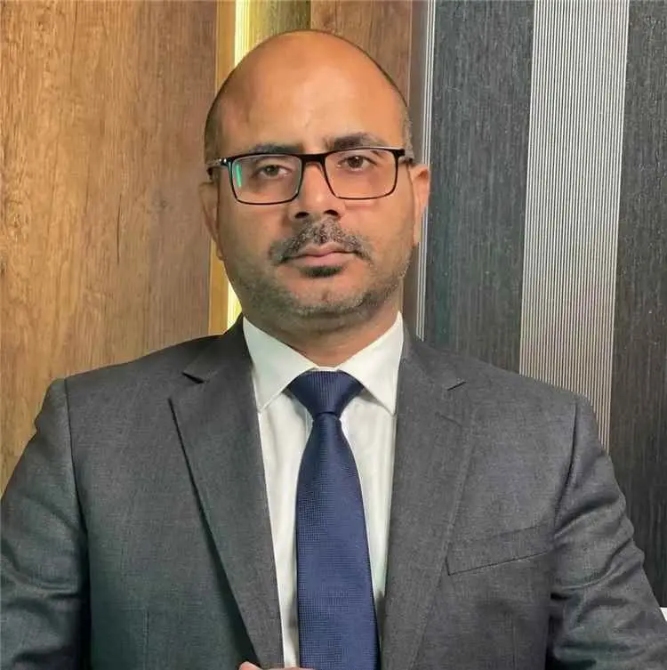 فهد سلطان: كثير من أزمات اليمن وُلدت بعد الانتصارا...