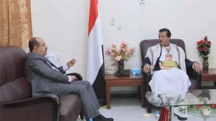 وكيل محافظة مأرب يناقش مع نائب وزير الشؤون الاجتما...