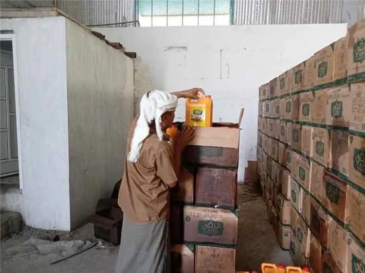 إجراءات رقابية تقود إلى إغلاق مستودع غير ملتزم بمع...