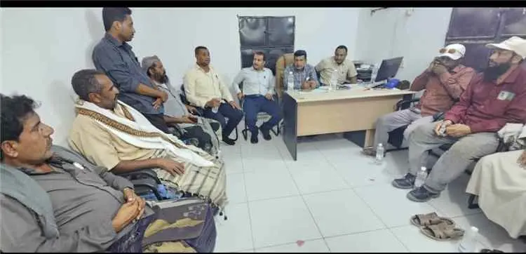 إجراء الاستلام والتسليم بين مديري مكتب كهرباء رضوم السلف الحسيني والخلف الخرماء