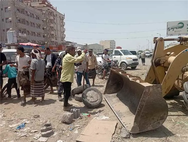 لحج.. حملة مشتركة تنجح في تطهير شوارع مديرية تبن م...