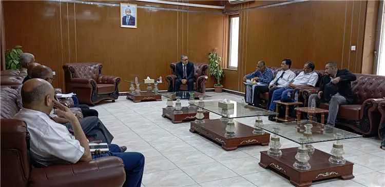 رئيس جامعة عدن يترأس اجتماعًا لمتابعة مشروع قاعدة...