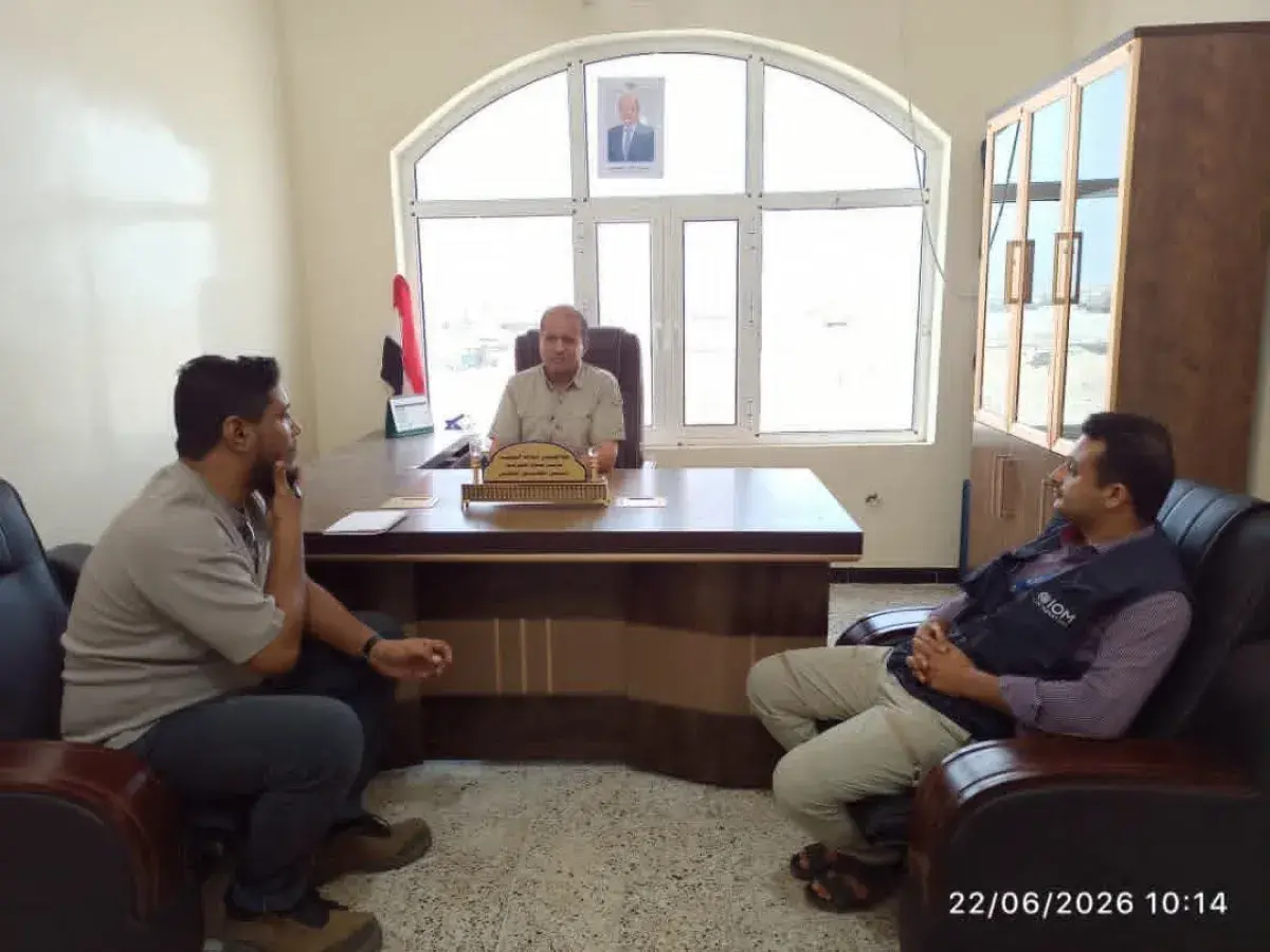 تعز.. مدير عام مديرية ذو باب المندب يبحث تدخلات من...