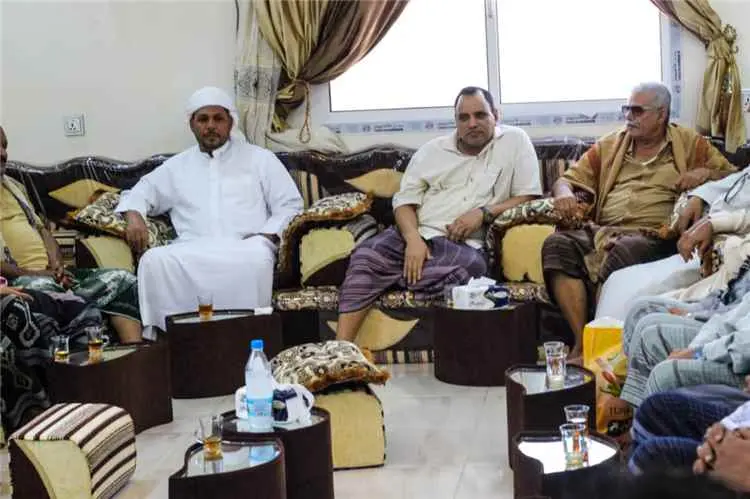عضو مجلس الشورى يحيى مبارك يقيم مأدبة غذاء على شرف...