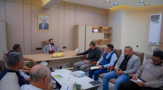 محافظ أبين يناقش تدخلات منظمة صناع النهضة ومؤسسة ش...