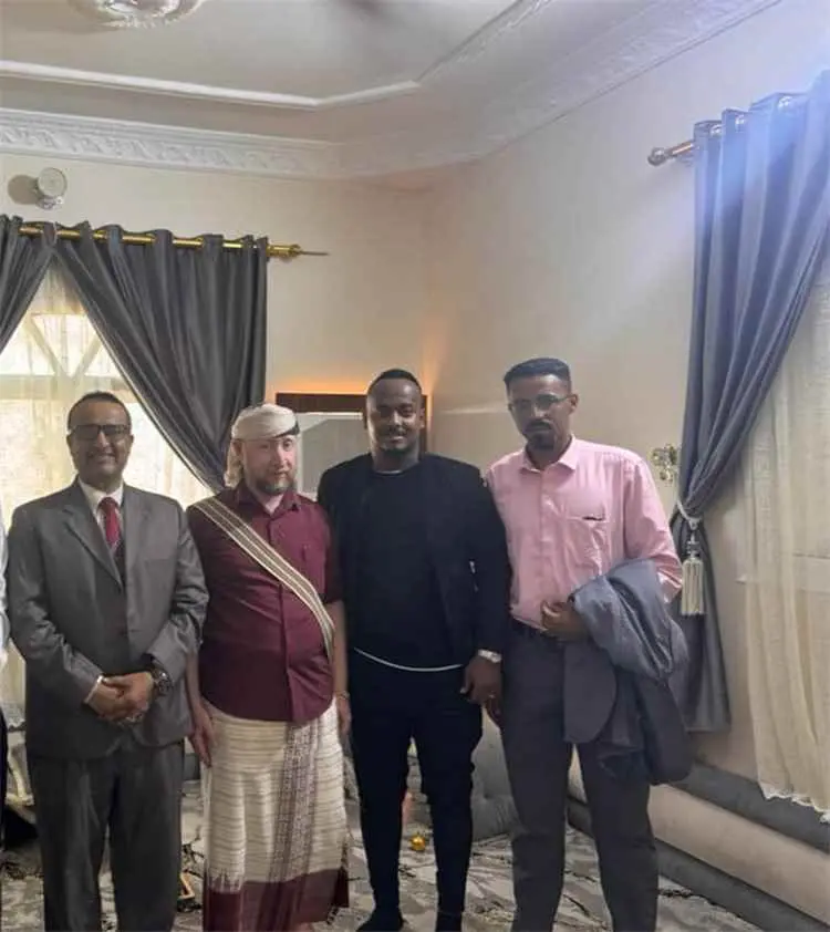 رئيس مجلس المستقبل الجنوبي بالعاصمة عدن يلتقي شيخ...