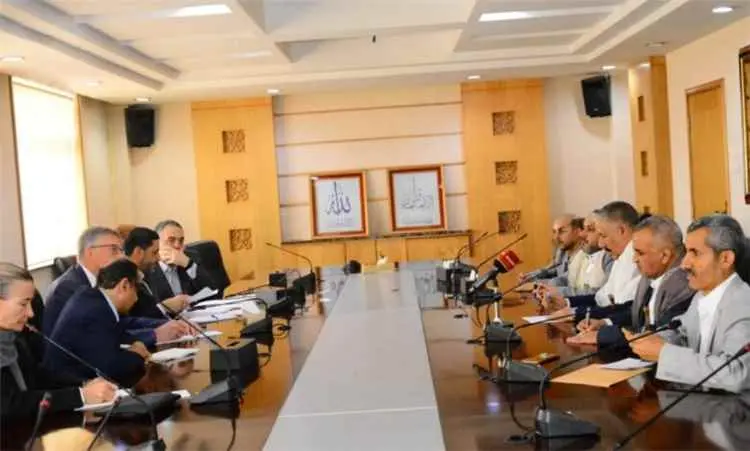 المستشار العسكري للمبعوث الأممي يلتقي قيادات حوثية...