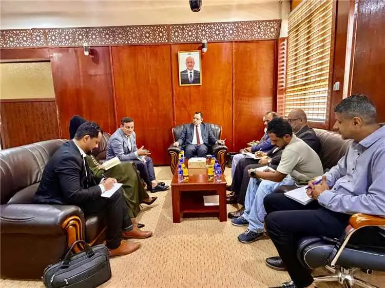 السقطري يبحث مع كتلة الأمن الغذائي والزراعة تعزيز...