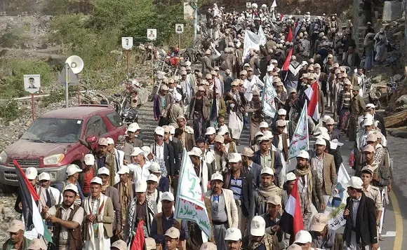 الحوثي يلوح بالقوات الشعبية التي حشدها باسم تحرير...