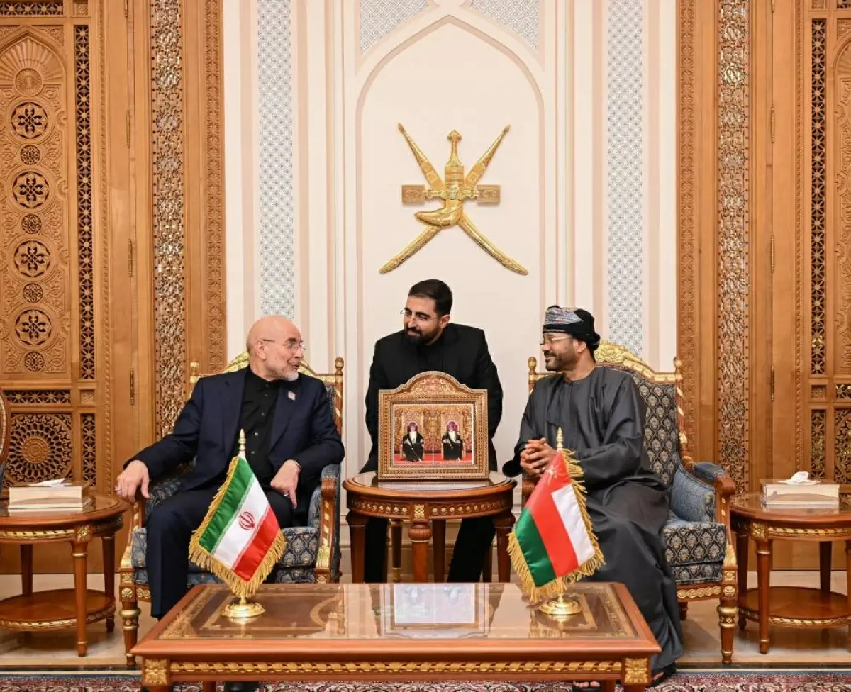 عُمان: إيران أكدت التزامها بضمان مرور آمن ومجاني عبر «هرمز»