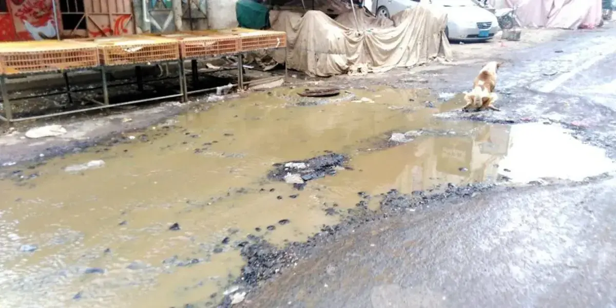 صنعاء تغرق في المجاري والحوثيون يحولون معاناة السك...