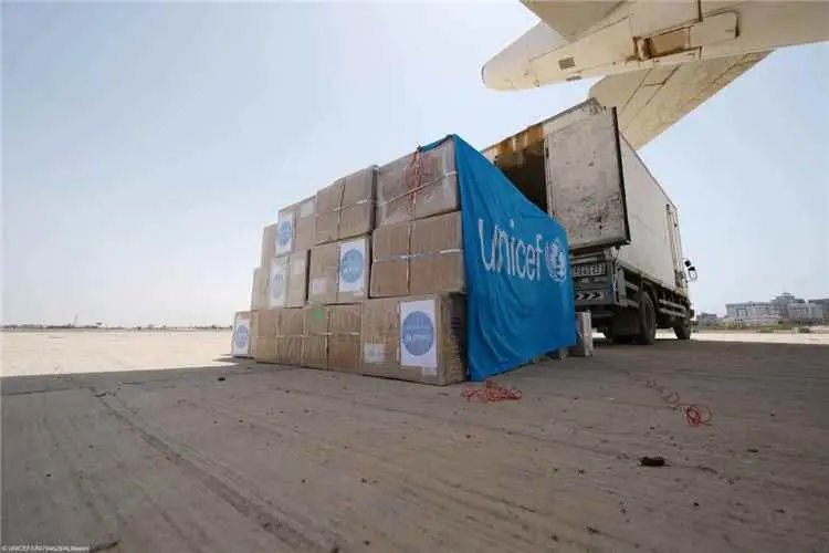 وصول أكثر من 441 ألف جرعة لقاح إلى عدن لتعزيز برام...