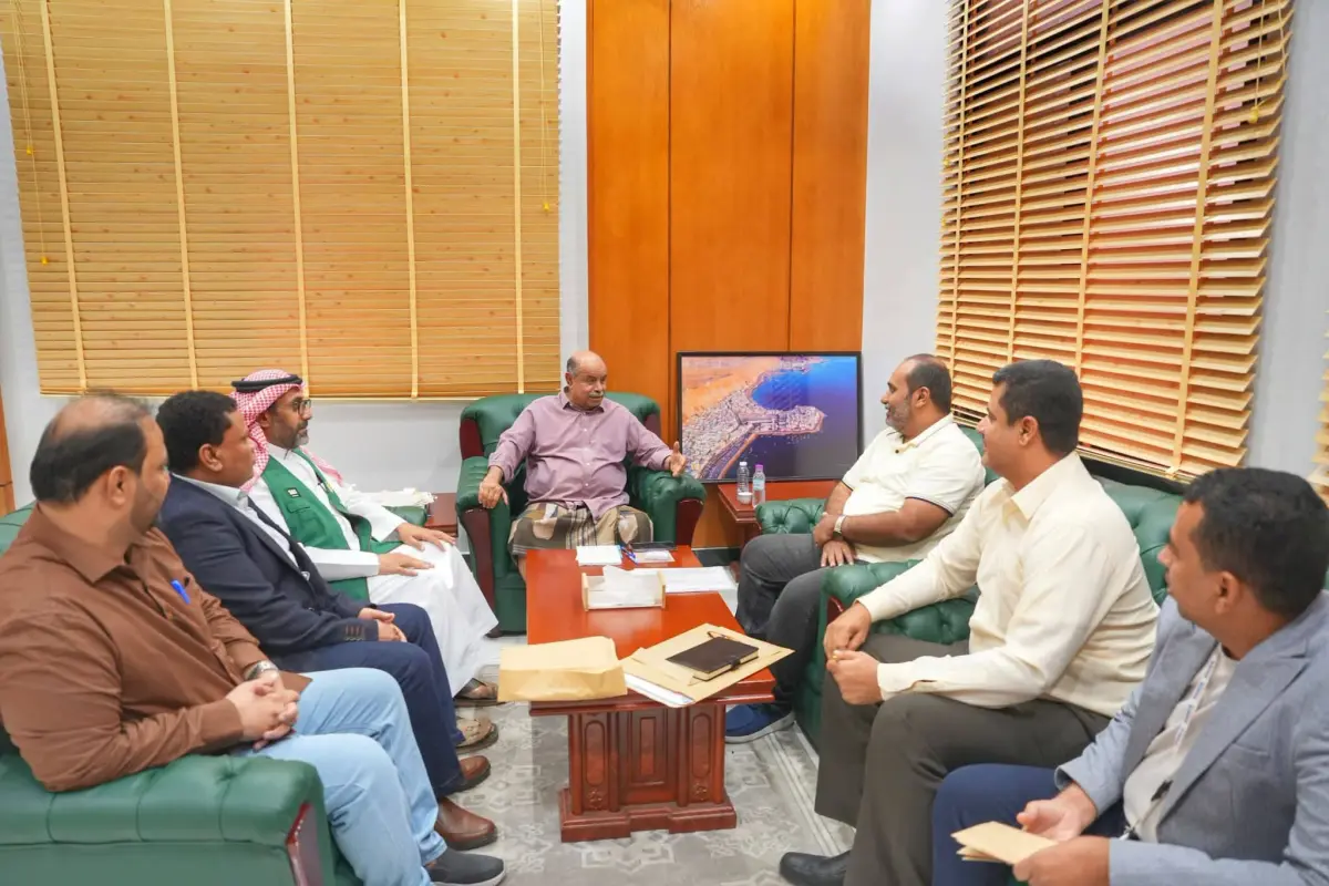 عضو مجلس القيادة الرئاسي محافظ حضرموت يطّلع على تد...