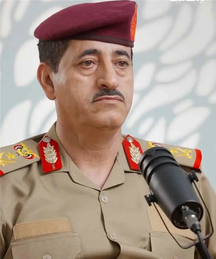 فتح: وزير الدفاع يجسد القيم العسكرية المتوازنة خلا...