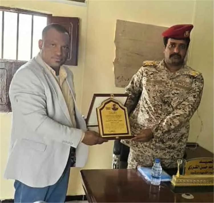 مدير الصحة ببروم ميفع يكرم قائد لواء بارشيد وفاء وعرفان لجهوده ودعمه للمجال الصحي بالمديرية