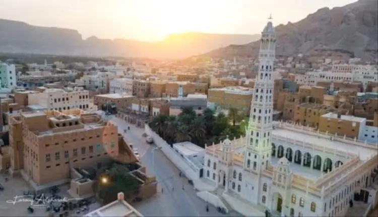 انتشار لمسلحين ملثمين وإطلاق نار يثيران التوتر وال...