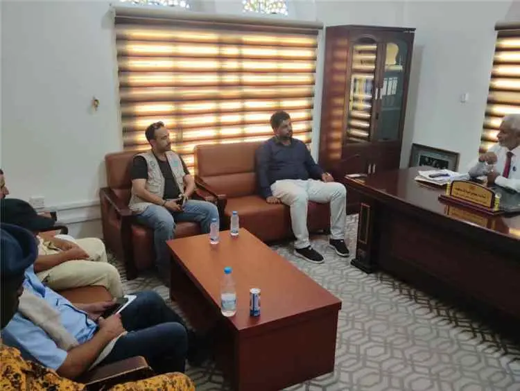 مدير عام جمرك شحن  يلتقي مدير مكتب الزراعة ومندوب...