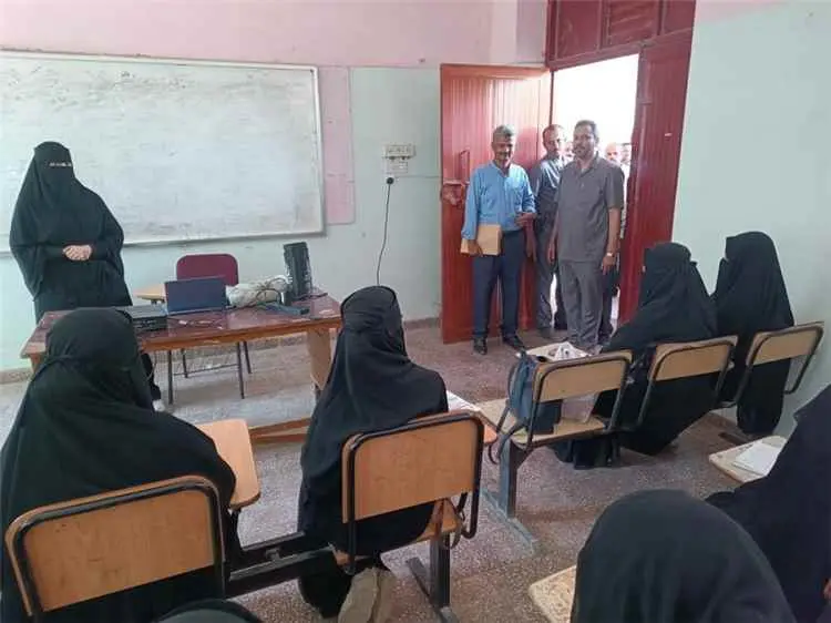 محافظ لحج يطلع على الأوضاع العامة بمديرية طور البا...