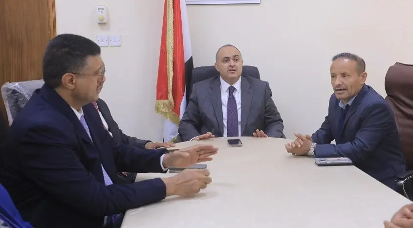 استمرار تمرد سلطات مأرب بنهب الإيرادات