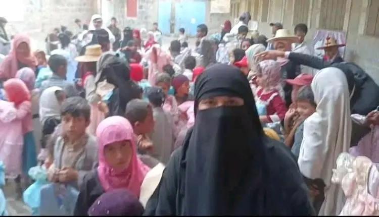 بين تطرف الإخوان وفاشية الحوثي.. مديرة مدرسة تطرد طفلة بسبب اسمها