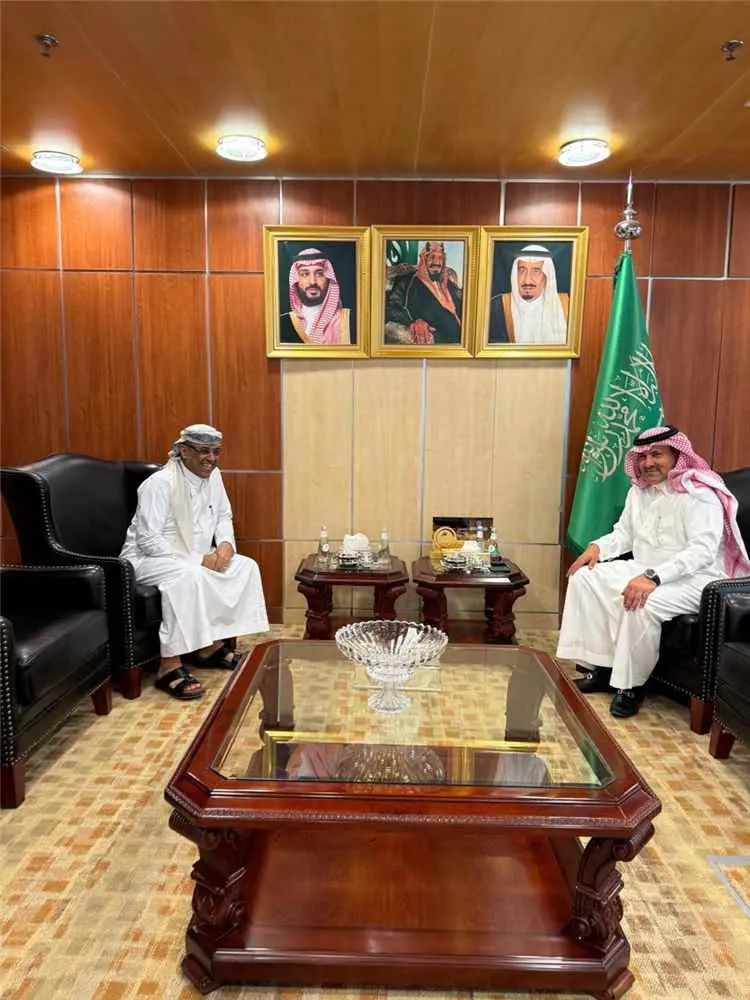 لقاء إيجابي في الرياض يجمع السفير السعودي محمد آل...
