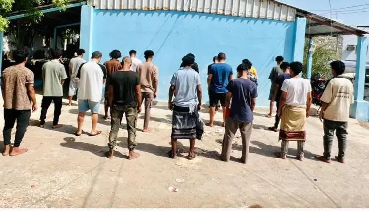 إدارة مكافحة المخدرات تطيح بـ 20 متهمًا في عدة قضا...
