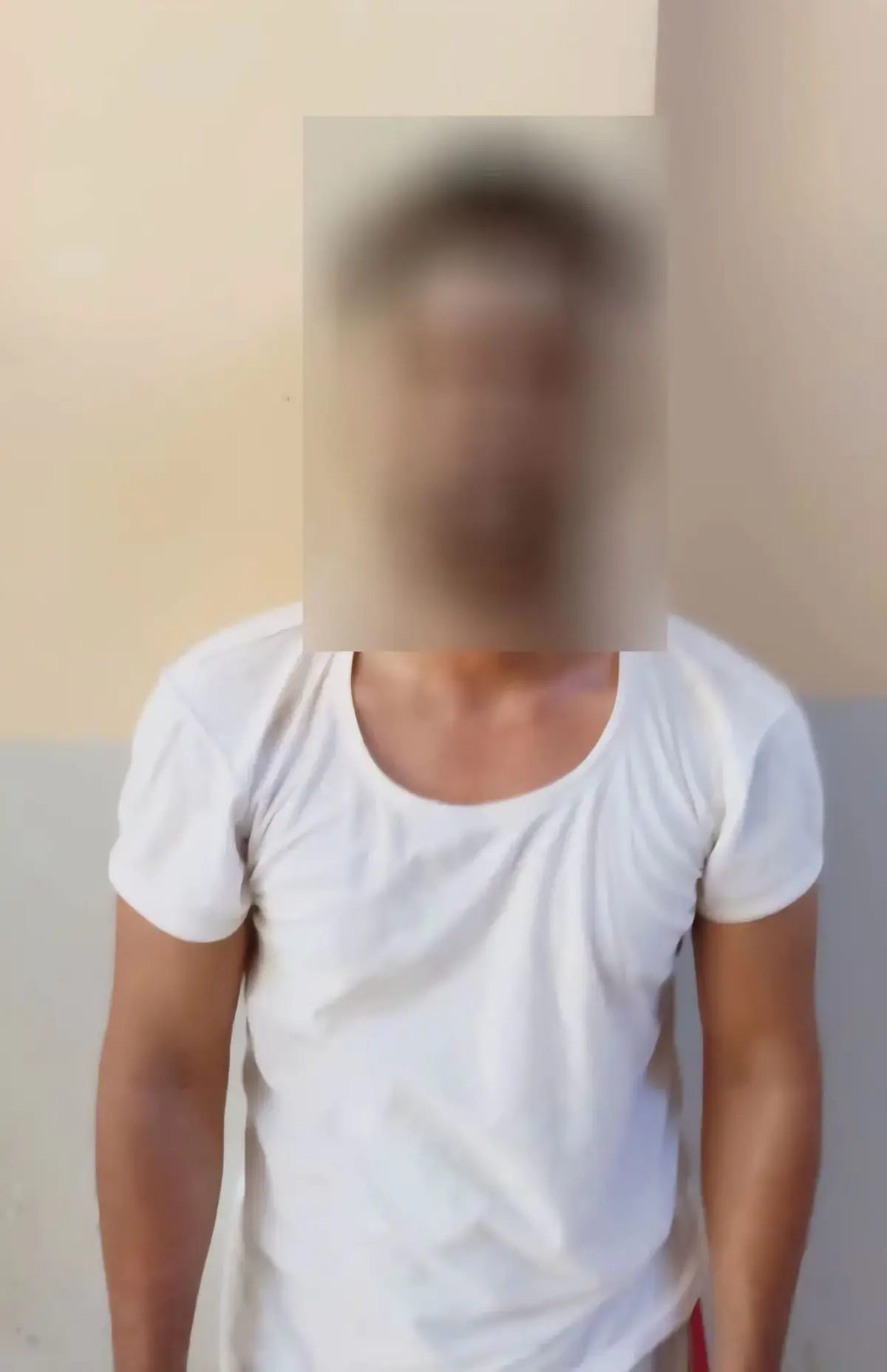 أمن العاصمة عدن يلقي القبض على متهم بمحاولة قتل مو...