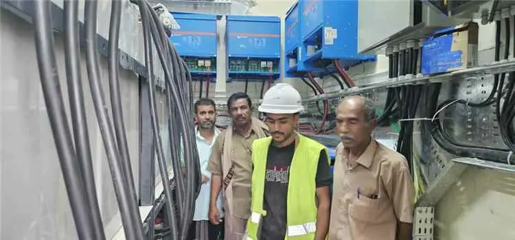الحرباجي والعزي يتفقدا سير العمل لتركيب المنظومة الشمسية لمستشفى مودية