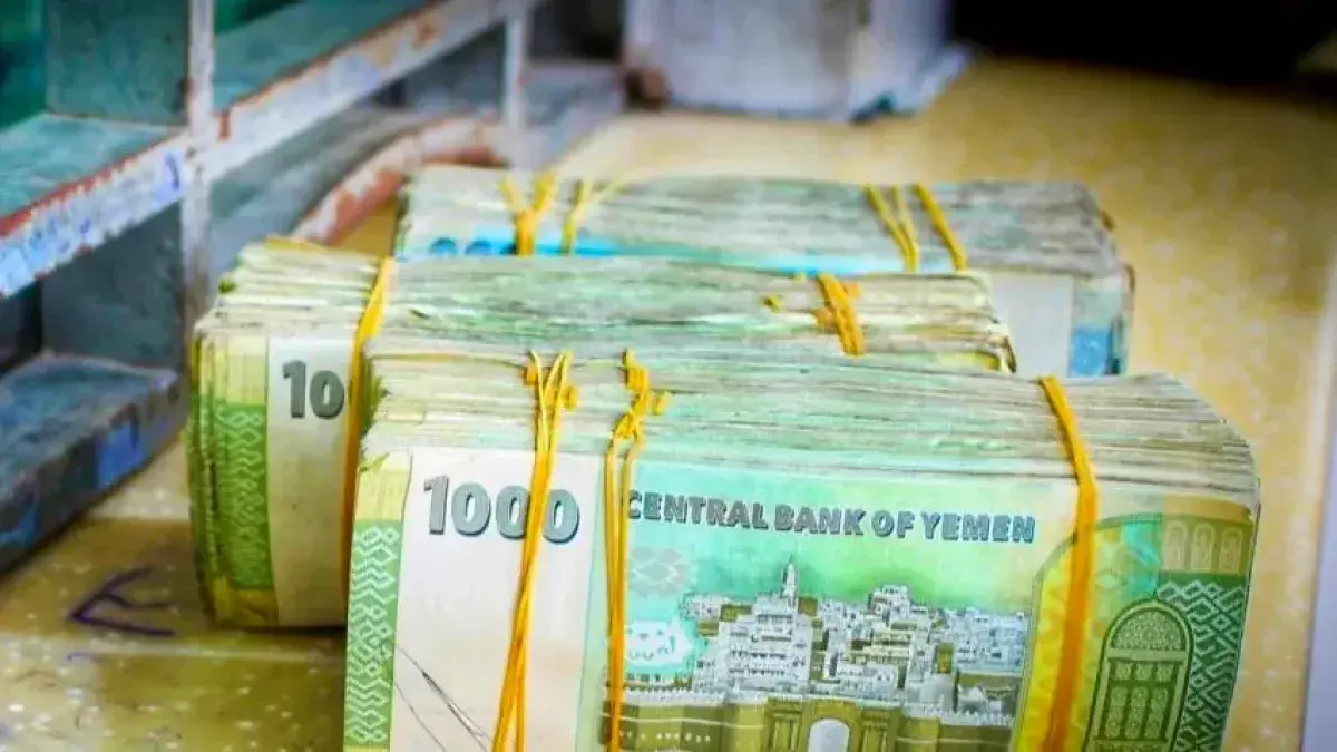 الحكومة تقر صرف علاوات خمس سنوات وزيادة 20% لرواتب...