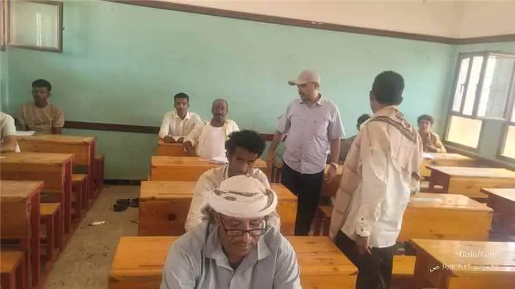 مدير عام المسيمير يتفقد سير العملية الامتحانية بمر...