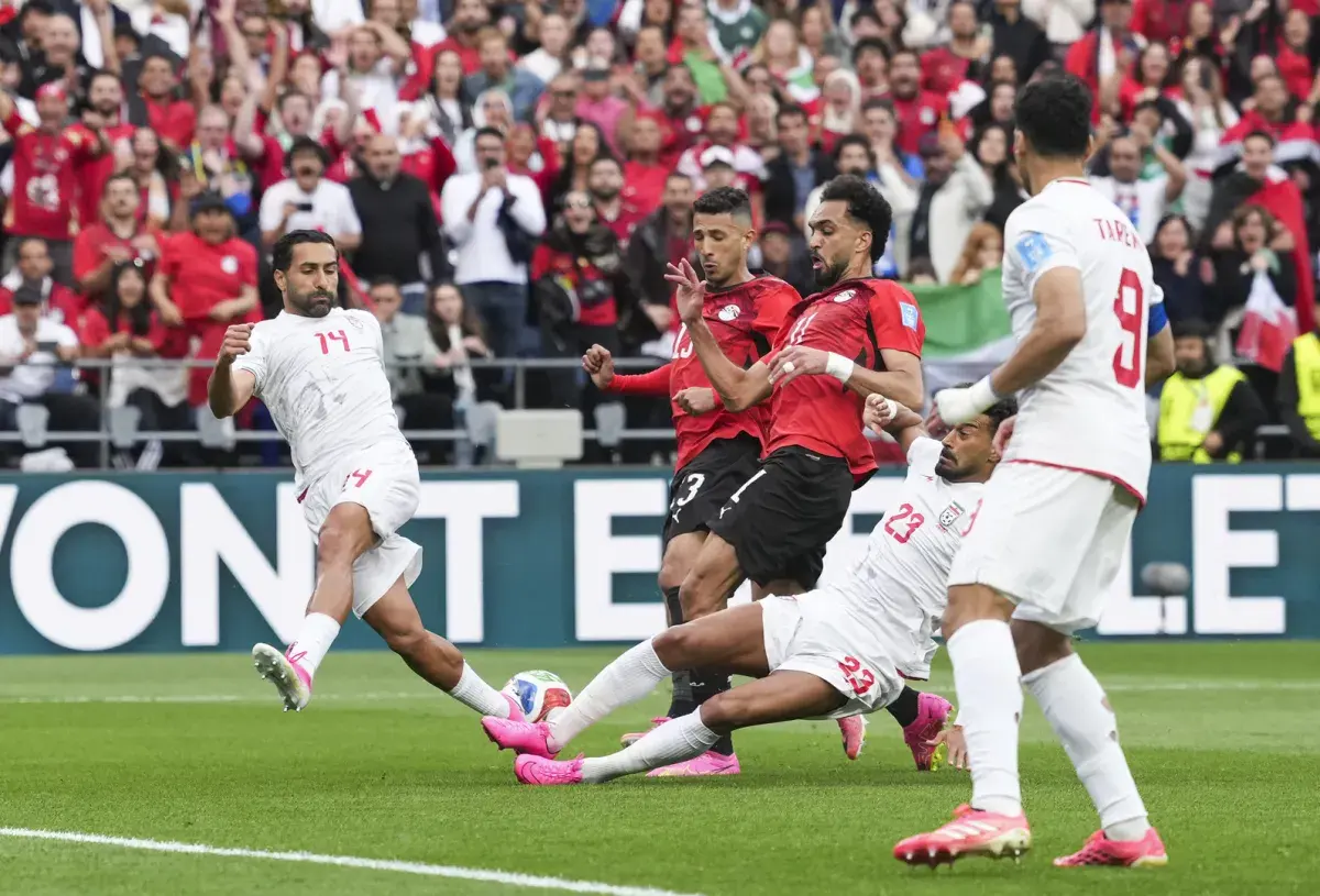 مصر تضمن التأهل التاريخي لدور الـ32 بكأس العالم بع...
