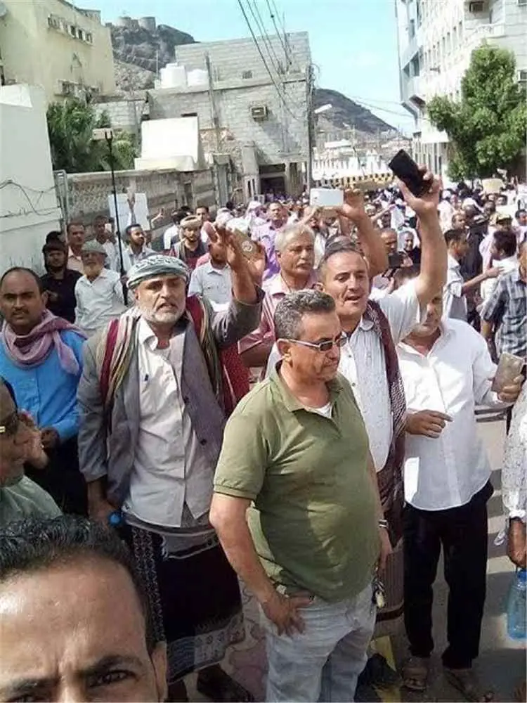 دعوات لإعادة النظر في رواتب المعلمين وتحسين أوضاعه...
