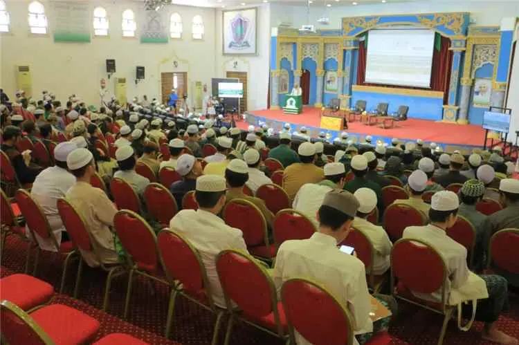 انعقاد حلقة علمية بسيئون حول الحياة العلمية والثقا...