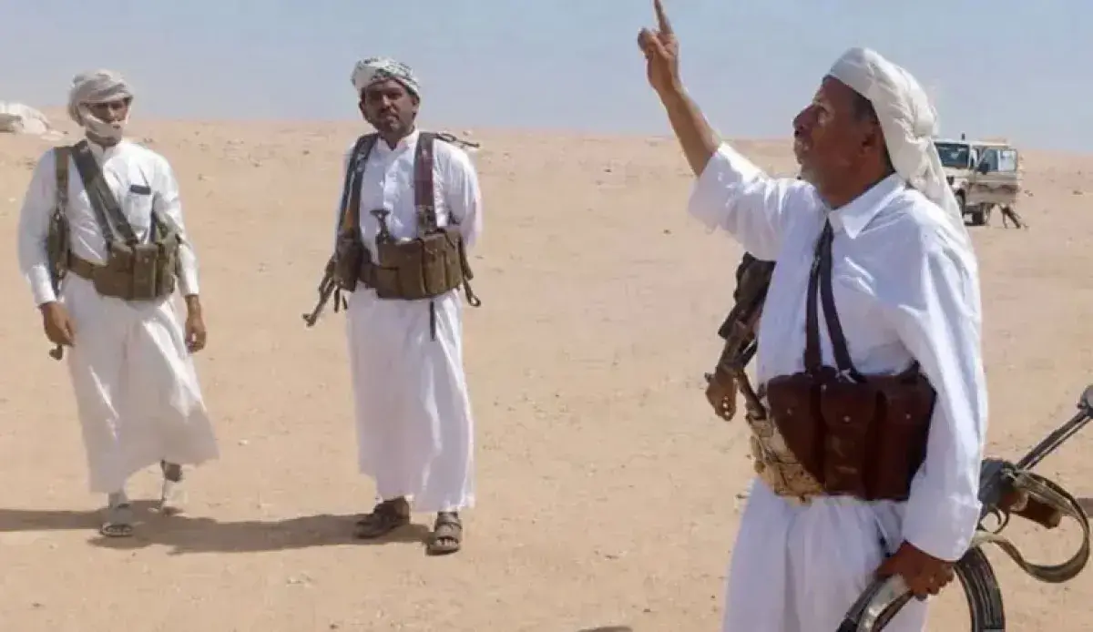 مليشيا الحوثي تفجر منزل شيخ قبلي وتحاول اغتياله بم...