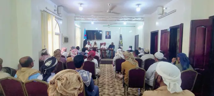 انتقالي تريم يناقش تداعيات تدهور الأوضاع المعيشية...