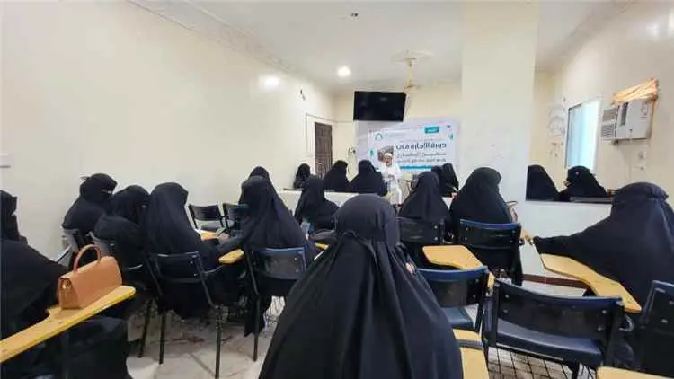 جامعة القرآن الكريم والعلوم الإسلامية – عدن تدشن برامجها الصيفية للعام 2026–2027م