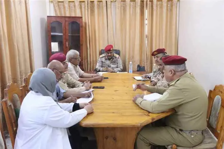 لجنة وزارية تزور مستشفى باصهيب العسكري العام لتقيي...