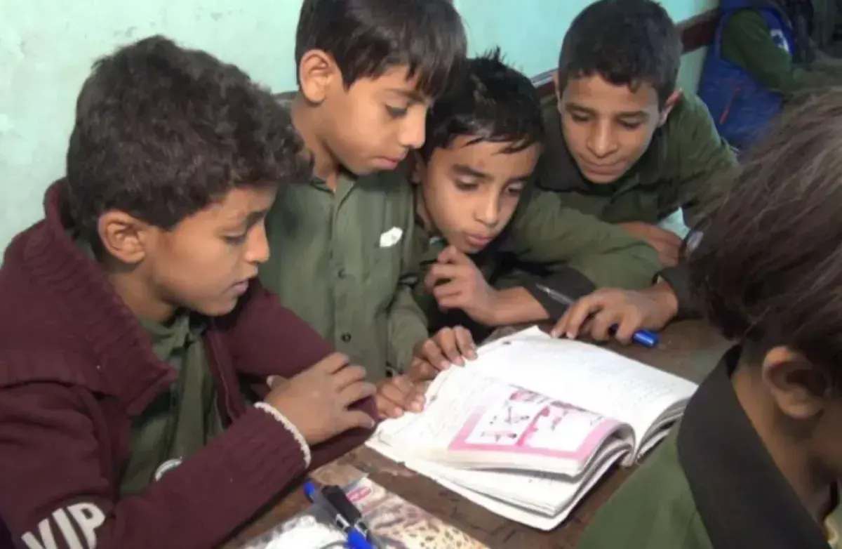 أُستبدل معدل الثانوية بعدد الدورات الطائفية.. الحوثي.. تدمير ممنهج للتعليم العالي والالتحاق الجامعي مرهون بتوصية مشرف