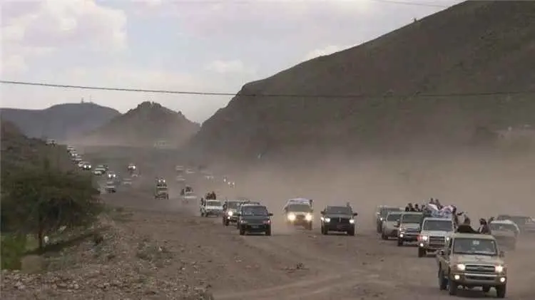 ناشط سياسي: الحشود القبلية في مطرح الشيخ حمد فدغم...