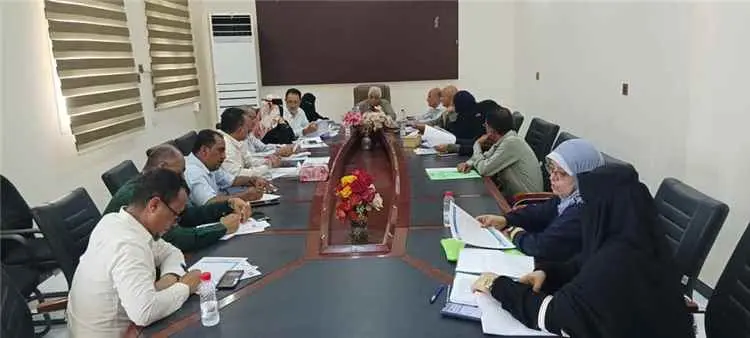 مجلس جامعة لحج يناقش عدد من القضايا و يقر إجراءات...