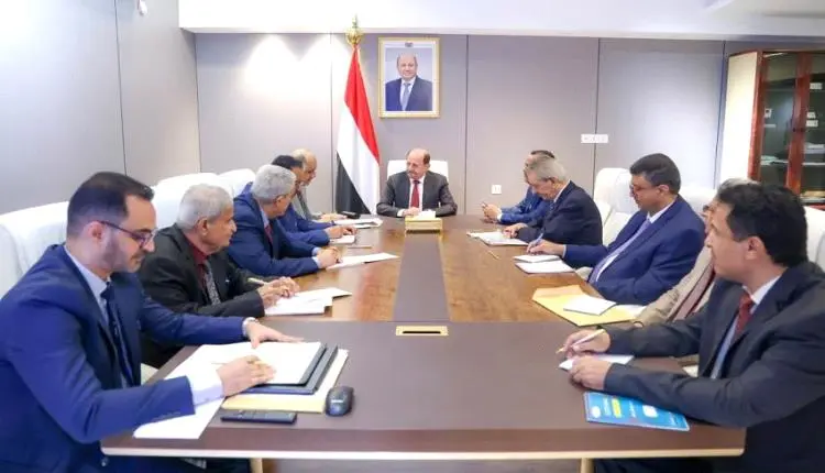 شائع يعقد اجتماعاً بقيادة المالية والمصالح الإيراد...