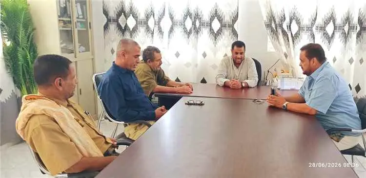 وكيل محافظة أبين الحمزة يزور مستشفى لودر ويلتقي مد...