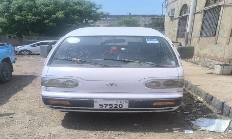 حيلة “الإغماء المفاجئ”.. هكذا كانت عصابة تسرق ركاب باصات الأجرة في عدن
