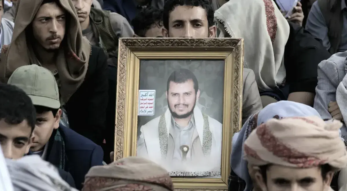 الحوثيون يسيطرون على مساجد السلفيين بدمار وينهون ا...