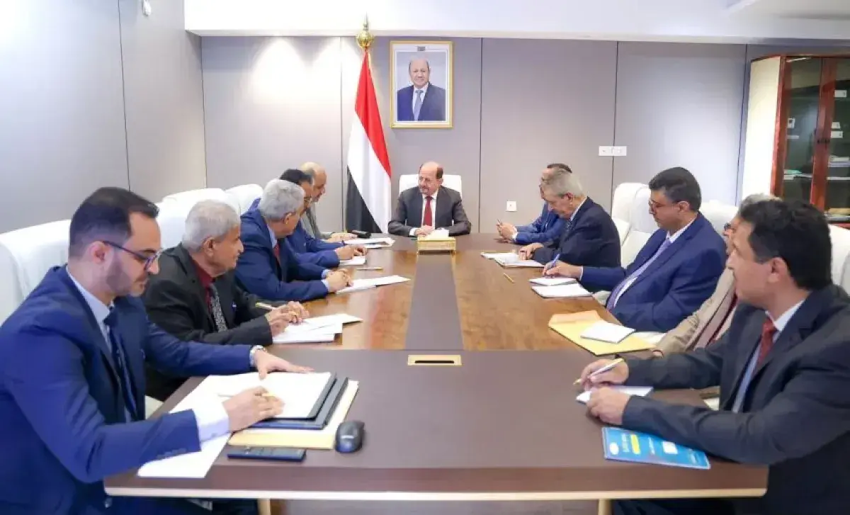 الحكومة تطلق المرحلة الأولى من الإصلاح المالي وتعز...